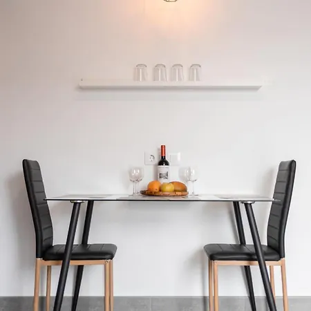 Income Spain Apartament