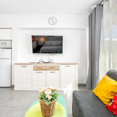 Income Spain Апартаменти *