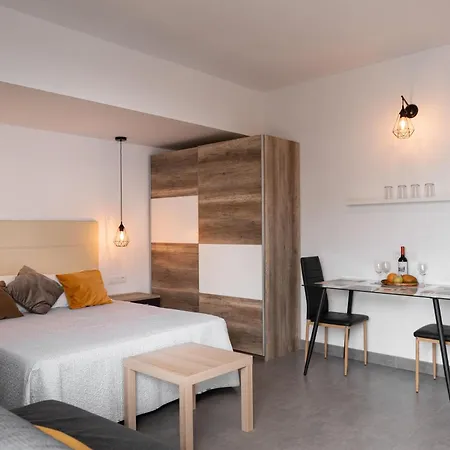 Income Spain Apartamento *