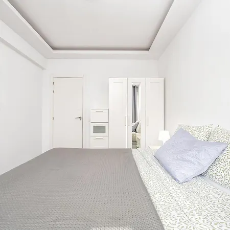 Income Spain Las Palmas de Gran Canaria